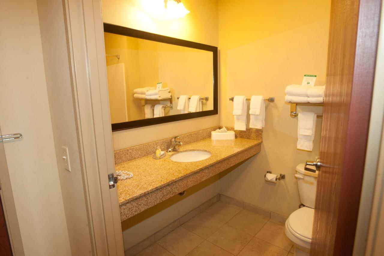Cobblestone Inn & Suites - Carrington Εξωτερικό φωτογραφία